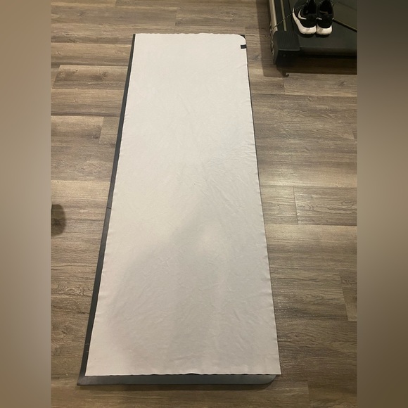 Lululemon The Towel - Picture 5 of 7